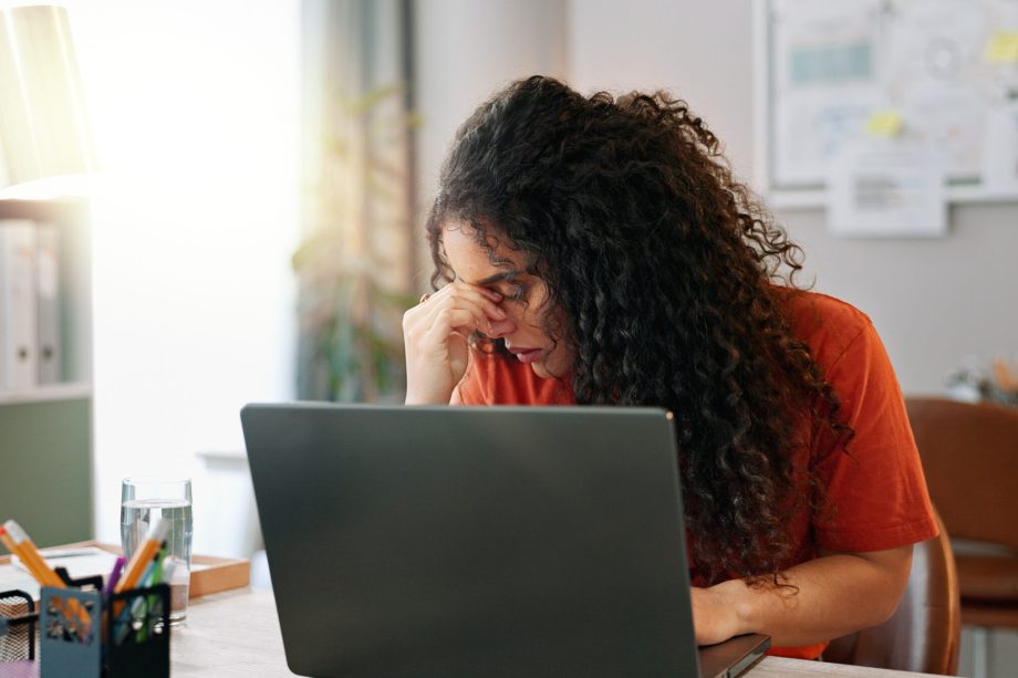 Doomjobbing descreve a busca contínua e pouco criteriosa por vagas de emprego