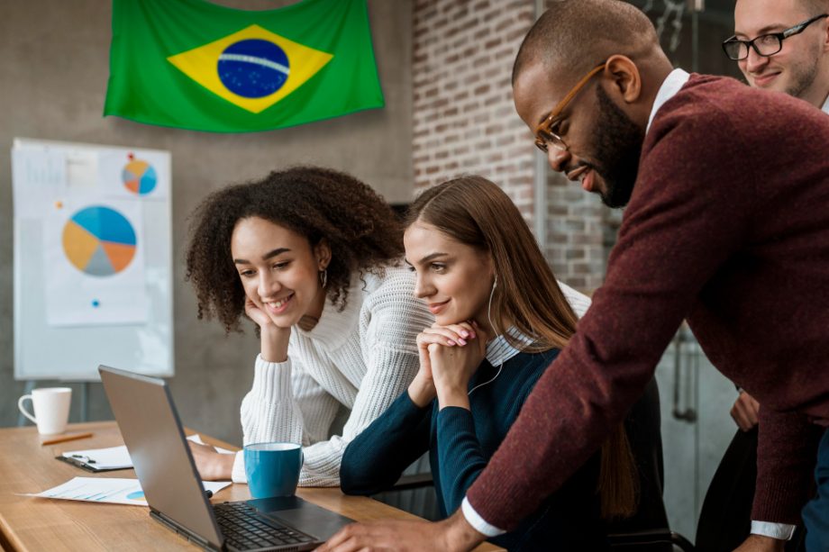 trabalhar para empresas internacionais sem sair do Brasil
